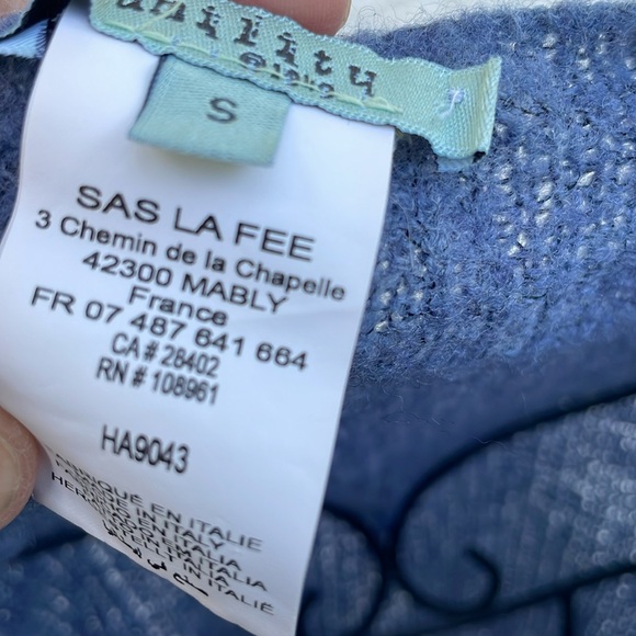 Humility Women’s Sweater - Picture 4 of 9